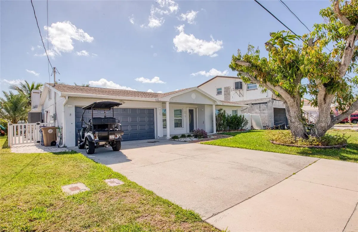 551 CRYSTAL DR, Madeira Beach, FL 33708
