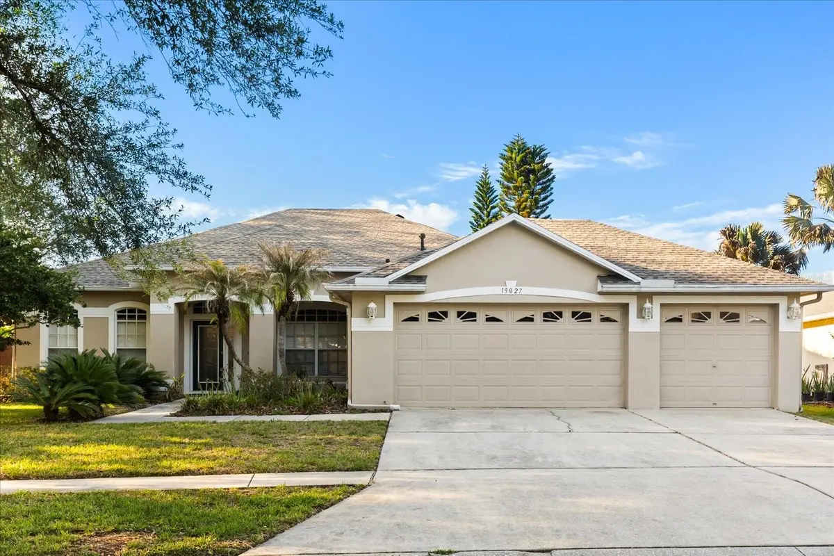 19027 DOVE CREEK DR, Tampa, FL 33647