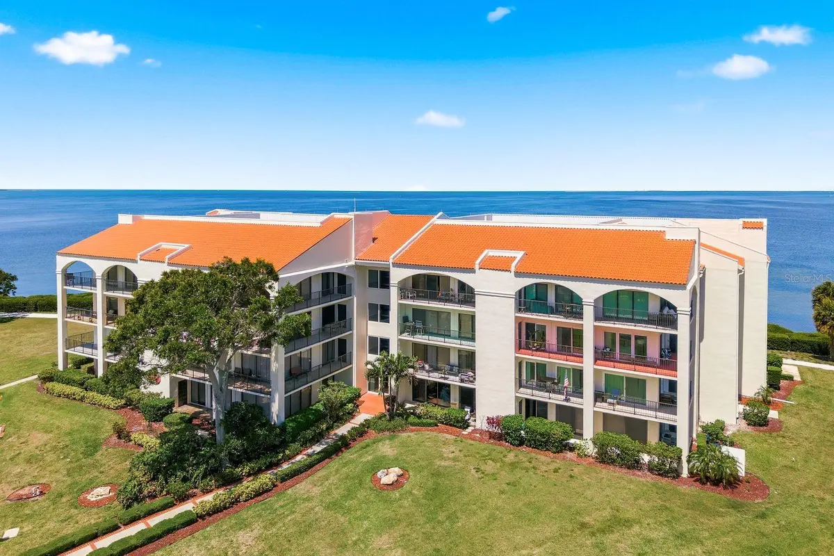 302 MARINER DR #302, Tarpon Springs, FL 34689