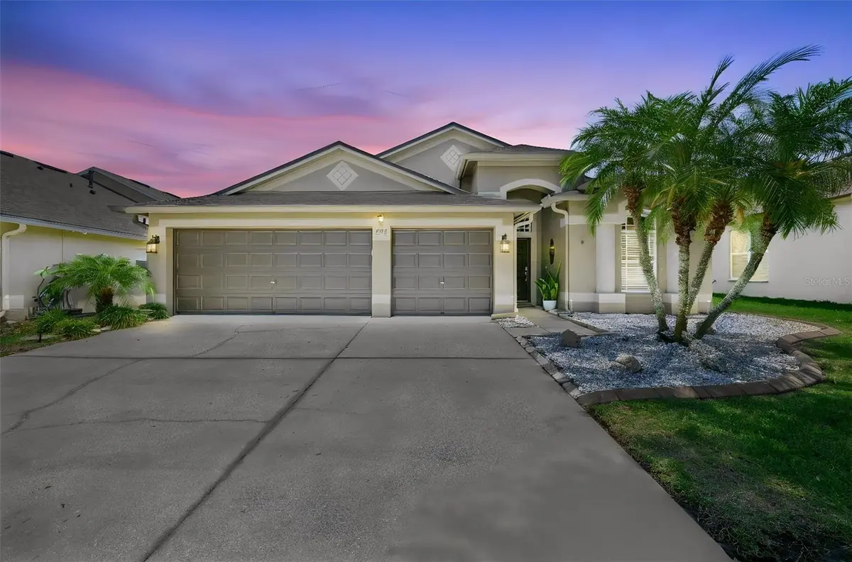 7318 GUILFORD PINE LN, Apollo Beach, FL 33572