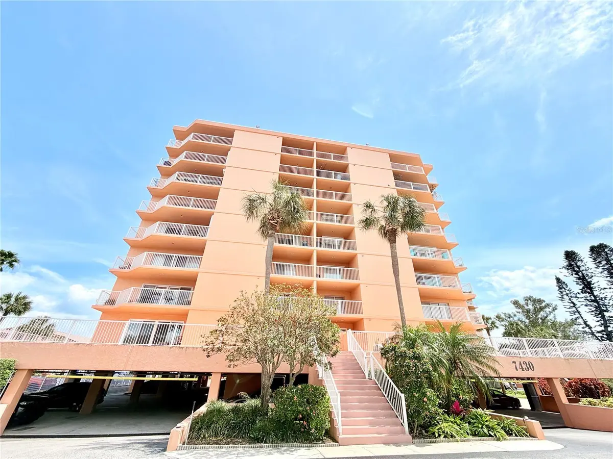 7430 SUNSHINE SKYWAY LN S #501, St Petersburg, FL 33711
