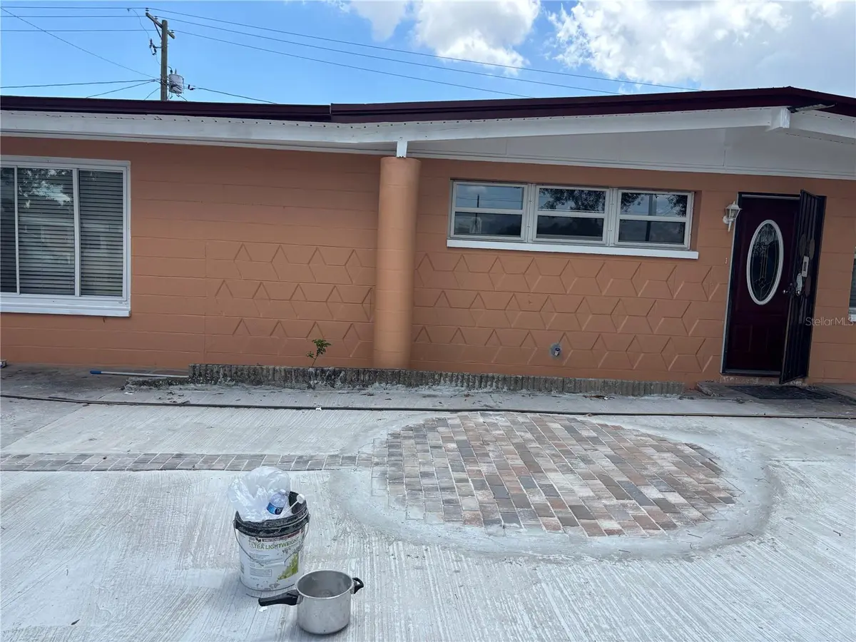 1320 LARSEN LN, Tampa, FL 33619