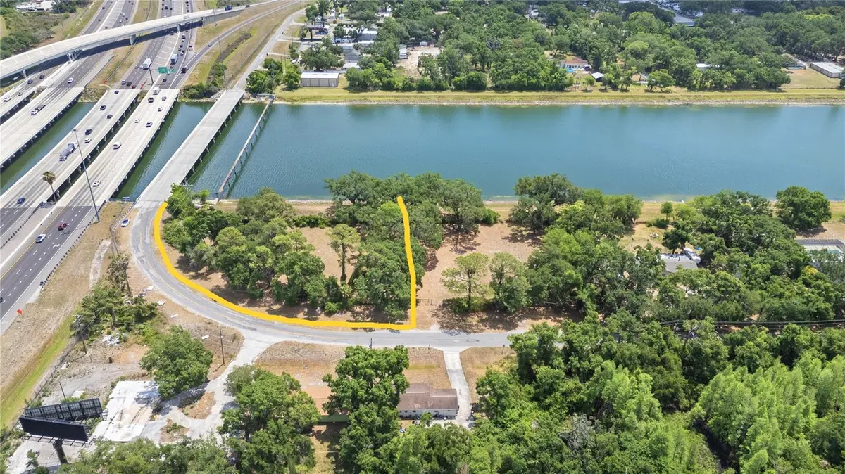 5015 GARDEN LN, Tampa, FL 33610