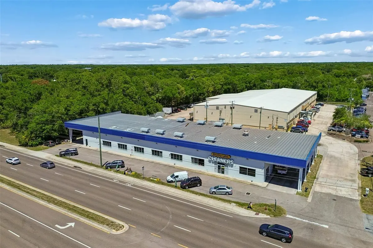 9945 RACE TRACK RD, Tampa, FL 33626