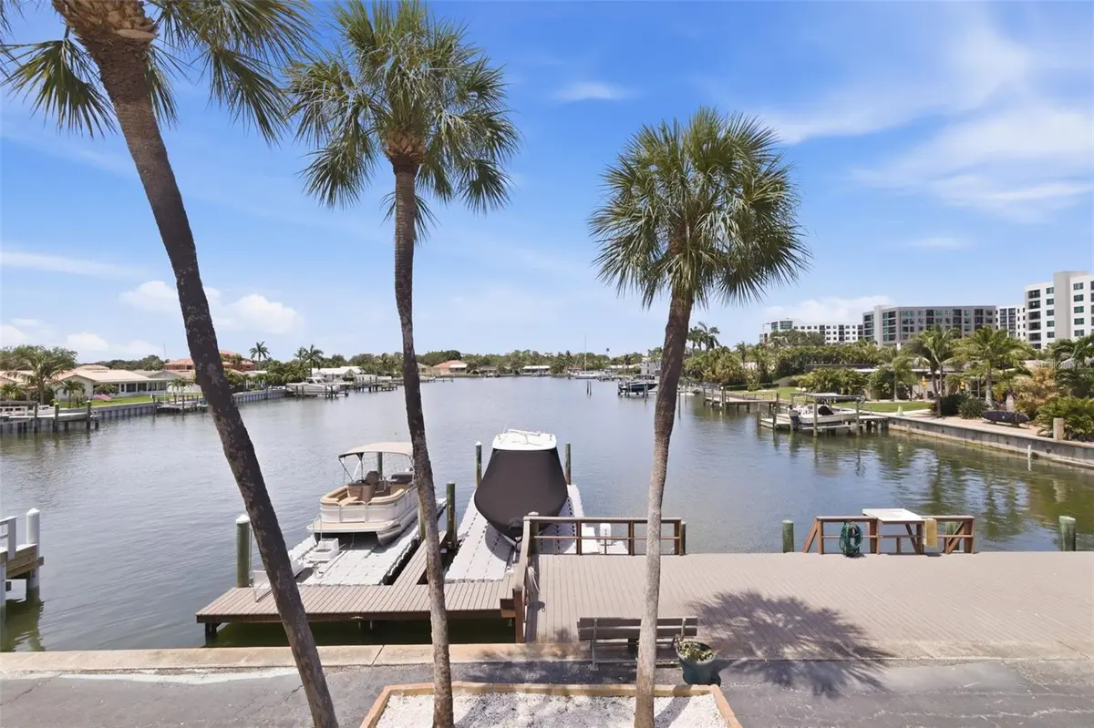 3717 46TH AVE S #11, St Petersburg, FL 33711