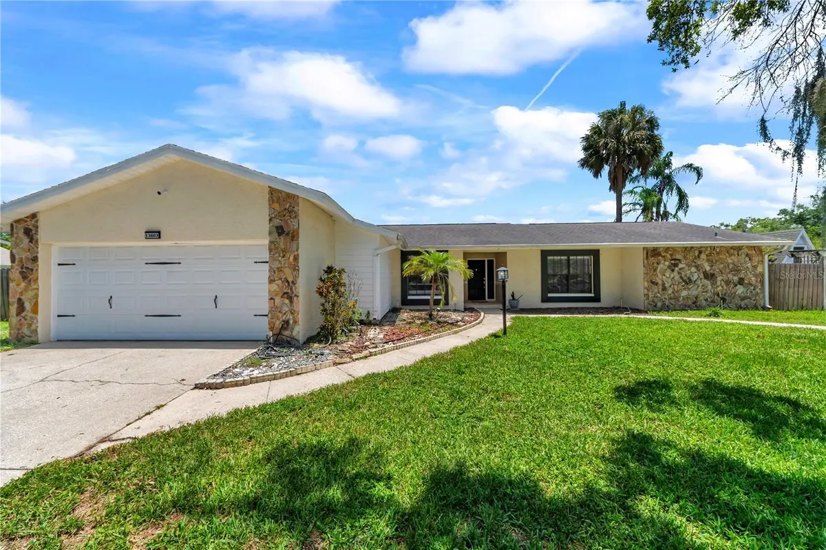 13603 WESTSHIRE DR, Tampa, FL 33618