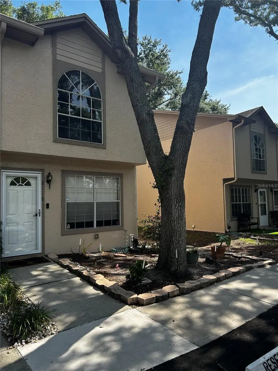 2118 FLETCHERS POINT CIR, Tampa, FL 33613