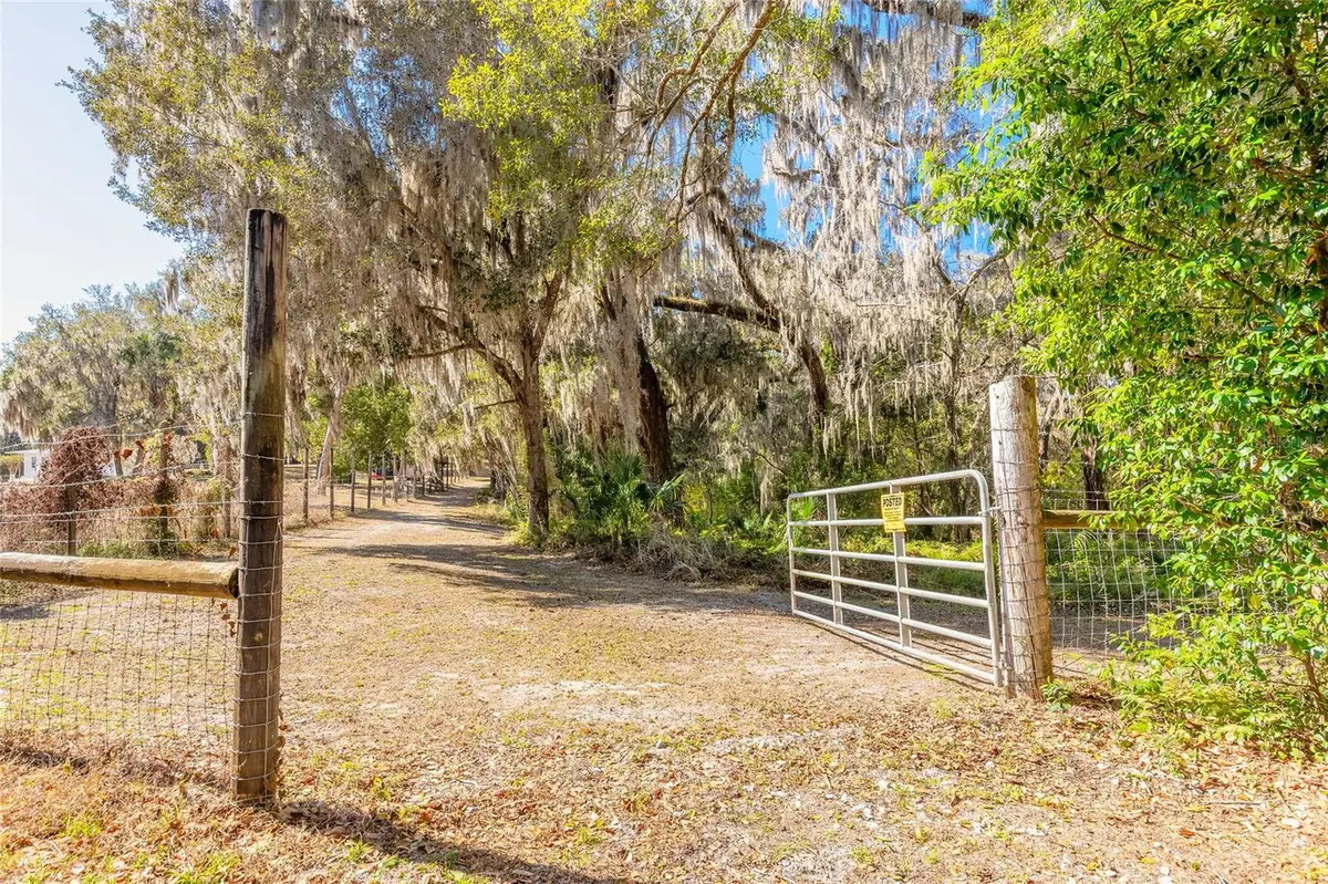2095 STONE RD, Deland, FL 32720