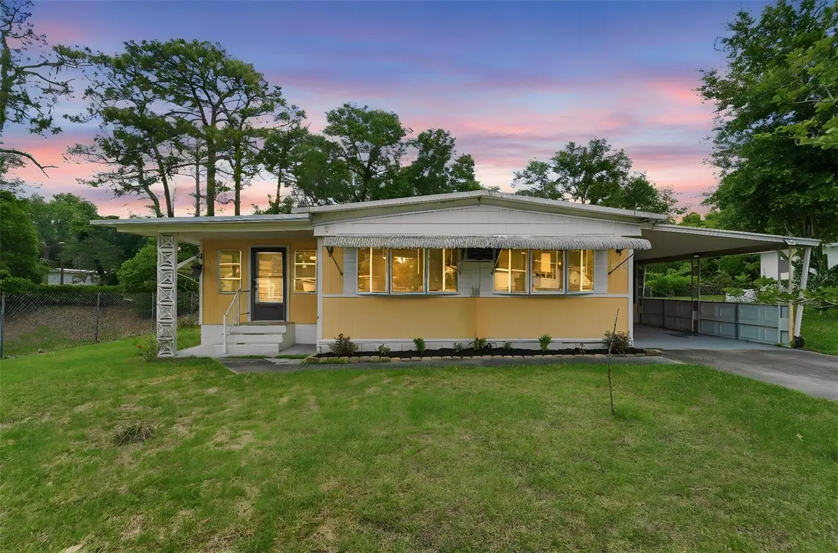 4128 WOODLAND CIR, Deland, FL 32724