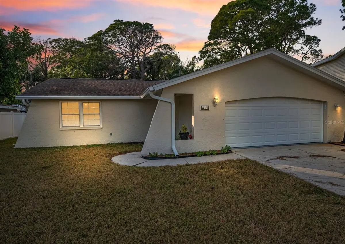 817 RIVERSIDE DR, Tarpon Springs, FL 34689