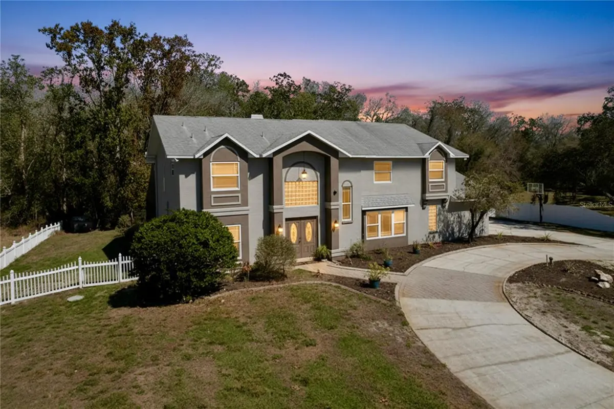 10655 LAKEVIEW DR, New Port Richey, FL 34654