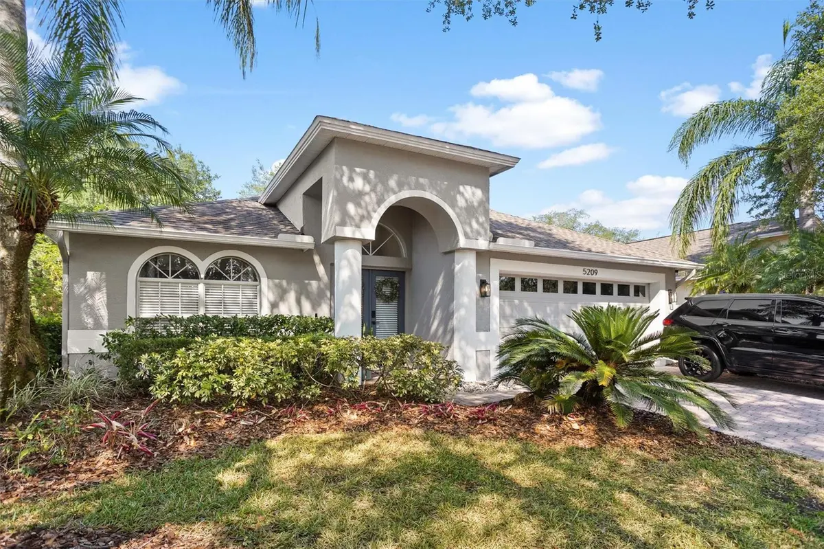 5209 ABBEY PARK AVE, Tampa, FL 33647