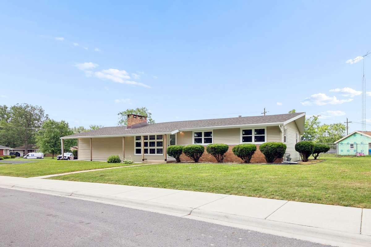 1256 Marla TER, Bradley, IL 60915