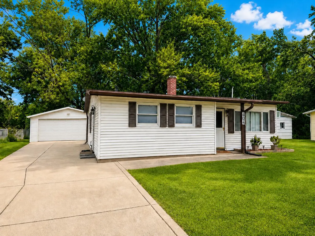 404 Michigami Trail, Porter, IN 46304