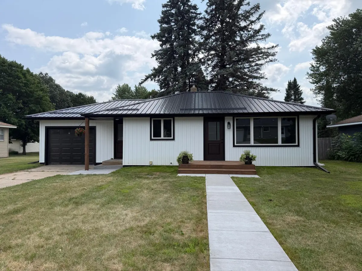 431 8th ST W, Browerville, MN 56438