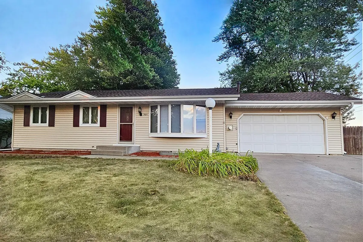 801 Continental DR, New Brighton, MN 55112