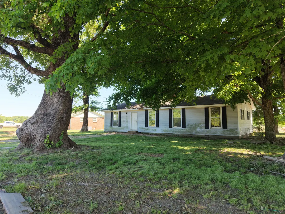 2040 Collinwood Hwy, Collinwood, TN 38450