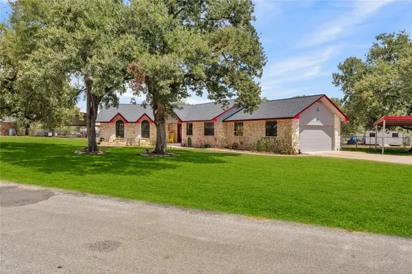 106 N Greenwood DR, Buchanan Dam, TX 78609