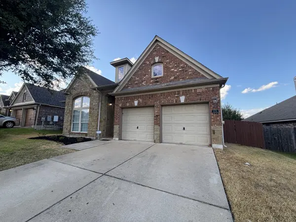 404 E Nakoma DR, Hutto, TX 78634