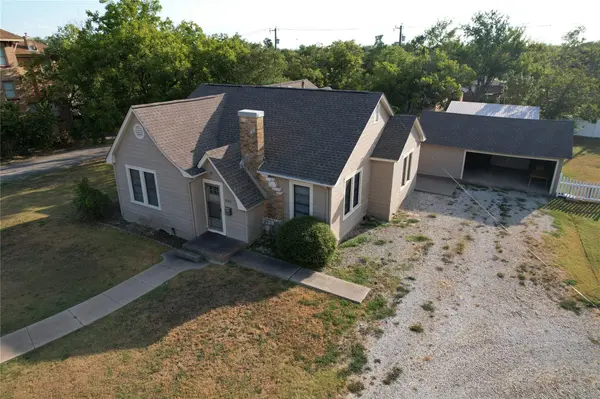 805 Howard ST, Taylor, TX 76574