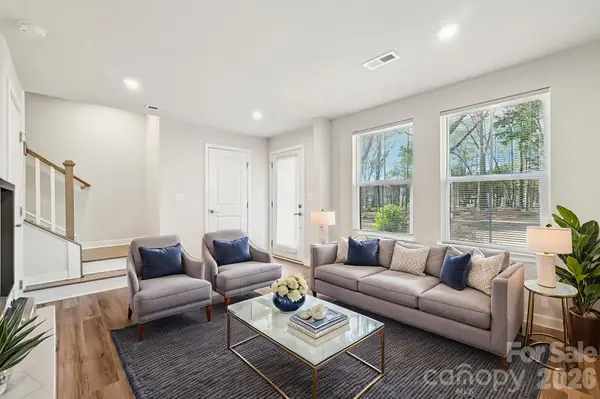 547 Nantahala DR, Charlotte, NC 28211