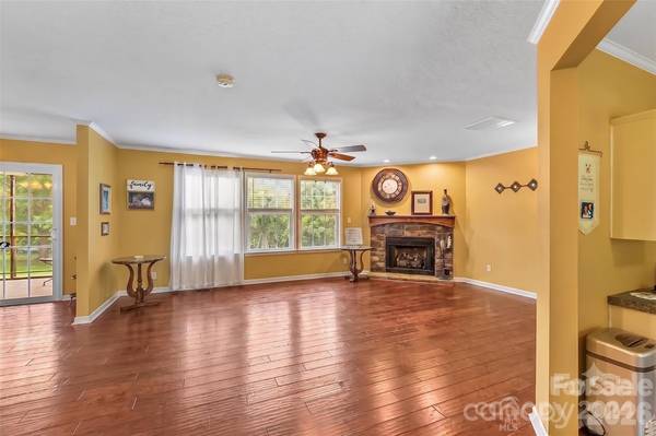 1162 Mountain Breeze DR #LOT 1, Morganton, NC 28655