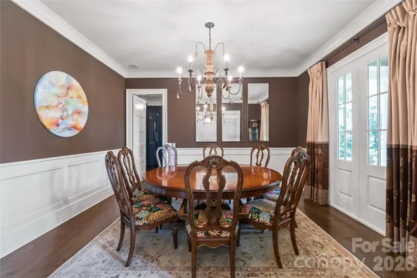 2800 Wintergreen DR, Charlotte, NC 28211