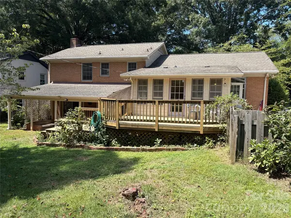 1215 Brockton LN, Charlotte, NC 28226