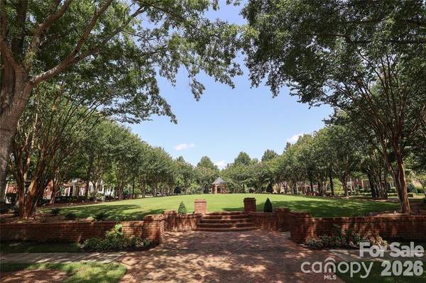 8820 Heydon Hall CIR, Charlotte, NC 28210