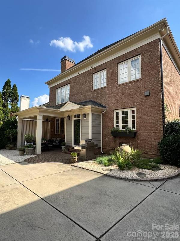 8820 Heydon Hall CIR, Charlotte, NC 28210