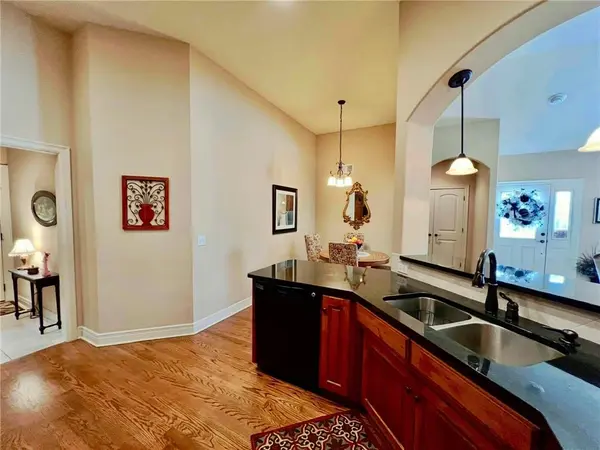 4149 NE Chapel Manor DR, Lee's Summit, MO 64064