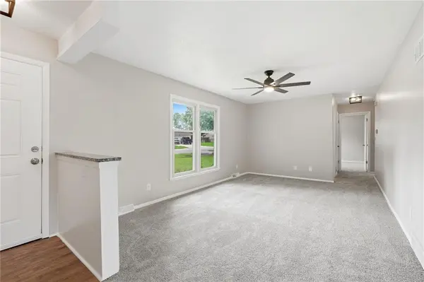604 S Hickory ST, Gardner, KS 66030