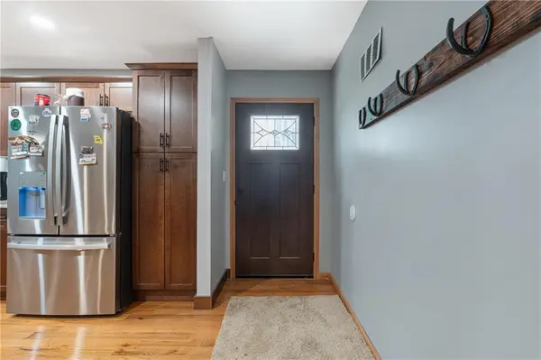 7 Country Club TER, Lexington, MO 64067