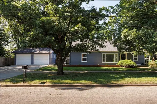 900 Adams ST, Fredonia, KS 66736
