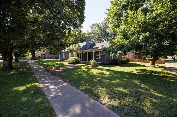900 Adams ST, Fredonia, KS 66736