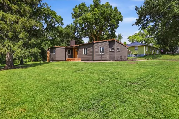 504 S Thornton ST, Richmond, MO 64085