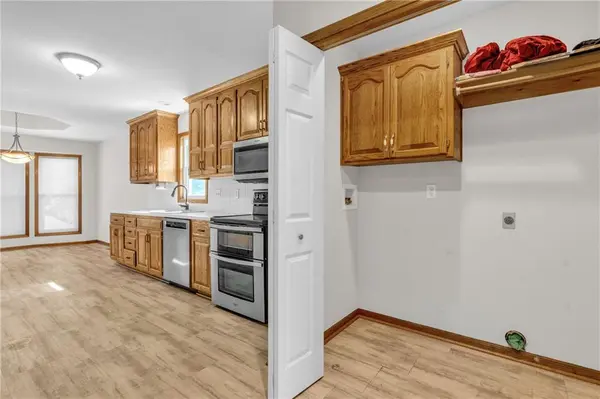 9613 N Locust DR, Kansas City, MO 64155