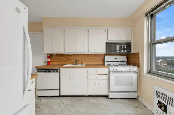 70-25 Yellowstone BLVD #14H, Forest Hills, NY 11375