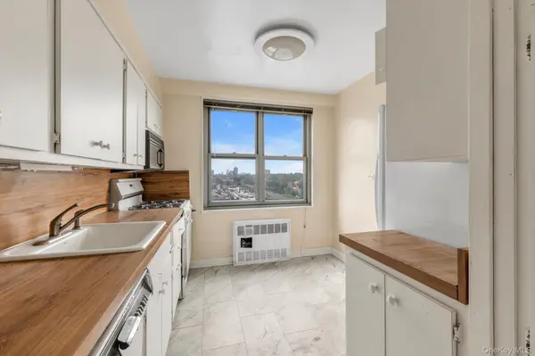 70-25 Yellowstone BLVD #14H, Forest Hills, NY 11375