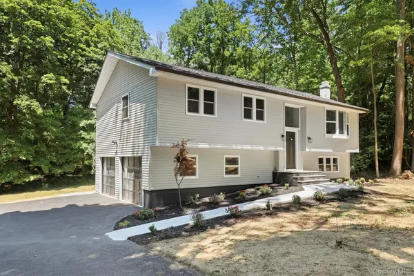 6 Vanessa LN, Staatsburg, NY 12580