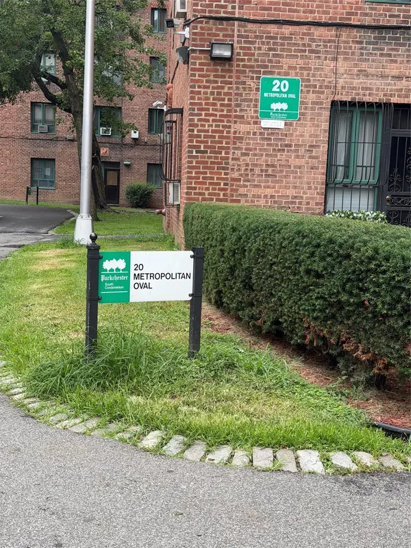 20 Metropolitan OVAL #5E, Bronx, NY 10462