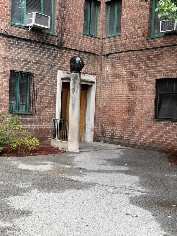 20 Metropolitan OVAL #5E, Bronx, NY 10462