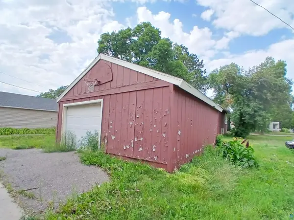 1408 S 11th St, Virginia, MN 55792