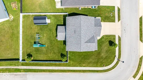 72 Briarwood CT, Greencastle, IN 46135