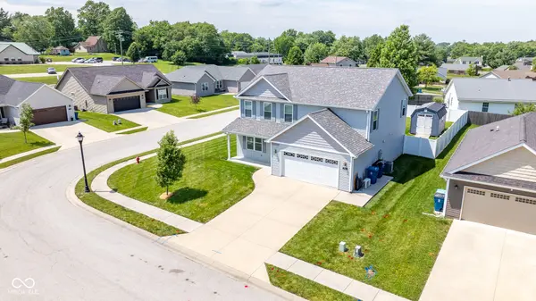 72 Briarwood CT, Greencastle, IN 46135