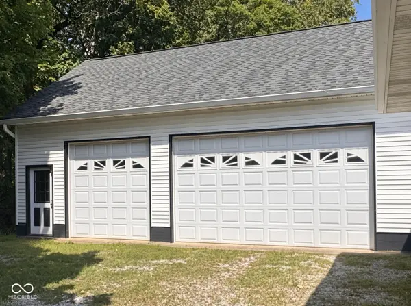 2202 Redfern DR, Indianapolis, IN 46227