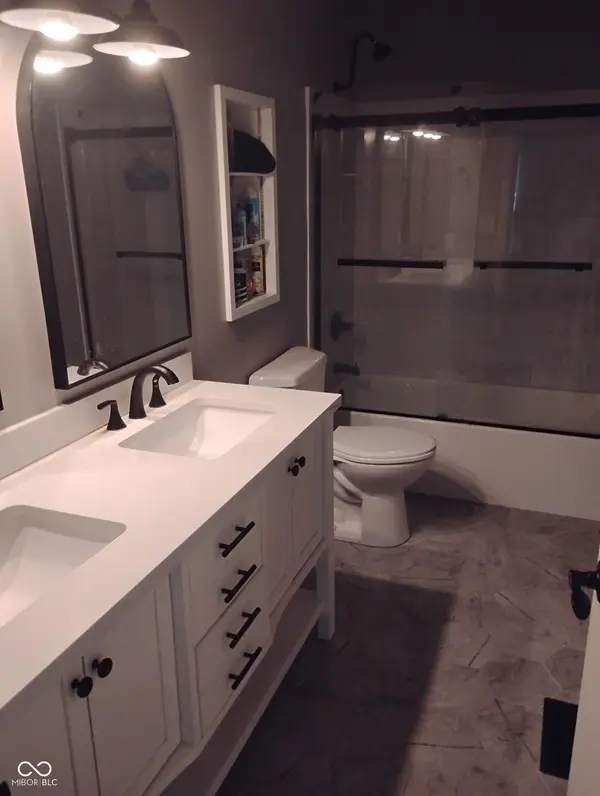 9485 Bay Vista West, Indianapolis, IN 46250