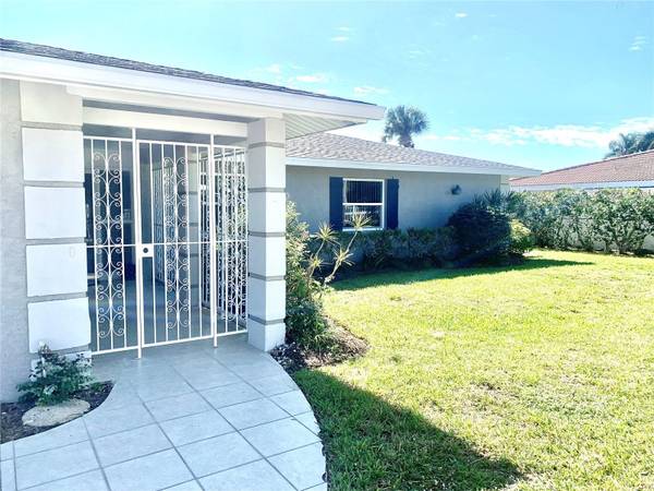 1714 MEADOWOOD ST, Sarasota, FL 34231