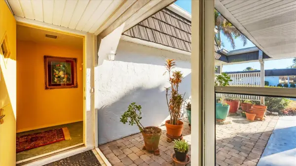 3823 GLEN OAKS DR E #83, Sarasota, FL 34232