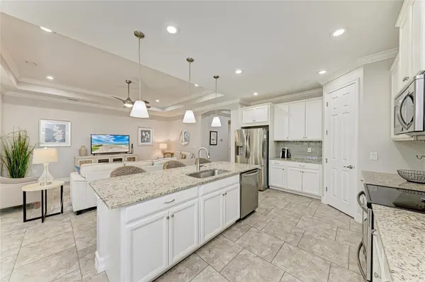 131 MARAVIYA BLVD, Nokomis, FL 34275